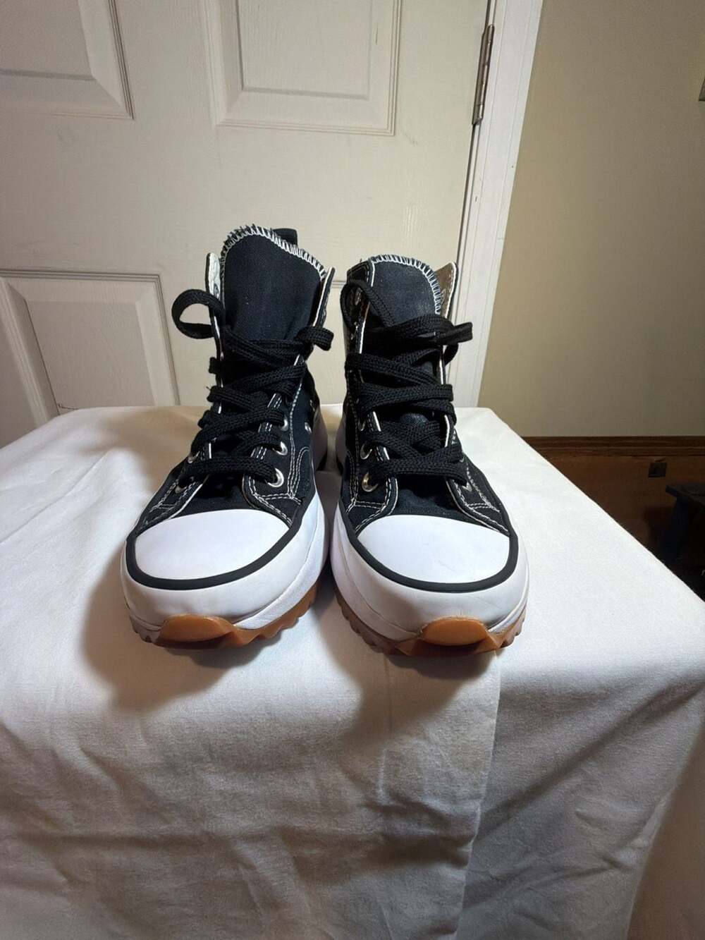 Converse Run Star Hike High Top Size 7 Black White Gum
